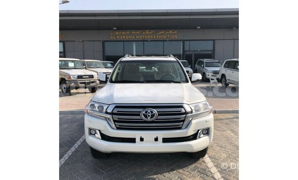Buy Import Toyota Land Cruiser White Car in Import - Dubai in Curacao Buy Import Toyota Land Cruiser White Car in Import - Dubai in Curacao