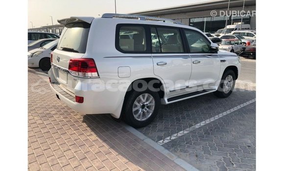 Buy Import Toyota Land Cruiser White Car in Import - Dubai in Curacao Buy Import Toyota Land Cruiser White Car in Import - Dubai in Curacao