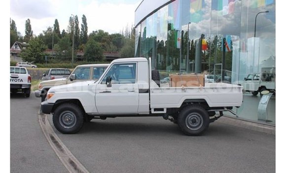 Buy Import Toyota Land Cruiser White Car in Import - Dubai in Curacao Buy Import Toyota Land Cruiser White Car in Import - Dubai in Curacao