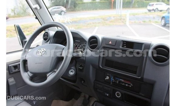 Buy Import Toyota Land Cruiser White Car in Import - Dubai in Curacao Buy Import Toyota Land Cruiser White Car in Import - Dubai in Curacao