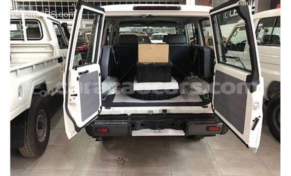 Buy Import Toyota Land Cruiser White Car in Import - Dubai in Curacao Buy Import Toyota Land Cruiser White Car in Import - Dubai in Curacao