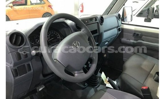 Buy Import Toyota Land Cruiser White Car in Import - Dubai in Curacao Buy Import Toyota Land Cruiser White Car in Import - Dubai in Curacao