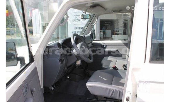 Buy Import Toyota Land Cruiser White Car in Import - Dubai in Curacao Buy Import Toyota Land Cruiser White Car in Import - Dubai in Curacao