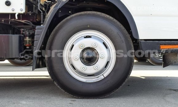 Buy Import Mitsubishi L400 White Truck in Import - Dubai in Curacao