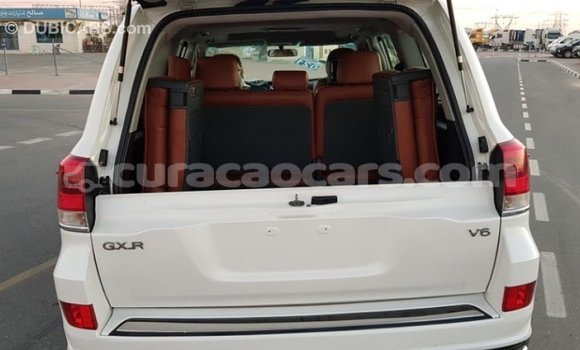 Buy Import Toyota Land Cruiser White Car in Import - Dubai in Curacao Buy Import Toyota Land Cruiser White Car in Import - Dubai in Curacao