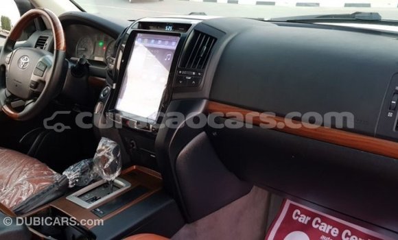 Buy Import Toyota Land Cruiser White Car in Import - Dubai in Curacao Buy Import Toyota Land Cruiser White Car in Import - Dubai in Curacao