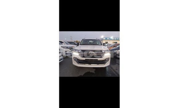 Buy Import Toyota Land Cruiser White Car in Import - Dubai in Curacao Buy Import Toyota Land Cruiser White Car in Import - Dubai in Curacao