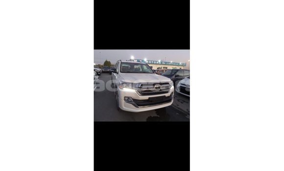 Buy Import Toyota Land Cruiser White Car in Import - Dubai in Curacao Buy Import Toyota Land Cruiser White Car in Import - Dubai in Curacao