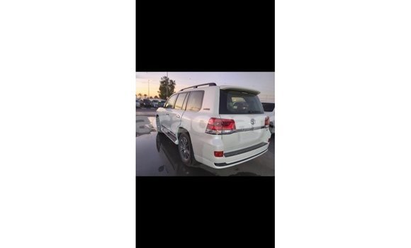 Buy Import Toyota Land Cruiser White Car in Import - Dubai in Curacao Buy Import Toyota Land Cruiser White Car in Import - Dubai in Curacao