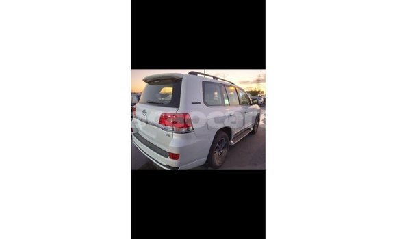 Buy Import Toyota Land Cruiser White Car in Import - Dubai in Curacao Buy Import Toyota Land Cruiser White Car in Import - Dubai in Curacao