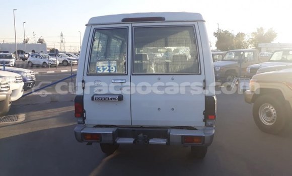 Buy Import Toyota Land Cruiser White Car in Import - Dubai in Curacao Buy Import Toyota Land Cruiser White Car in Import - Dubai in Curacao