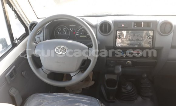 Buy Import Toyota Land Cruiser White Car in Import - Dubai in Curacao Buy Import Toyota Land Cruiser White Car in Import - Dubai in Curacao