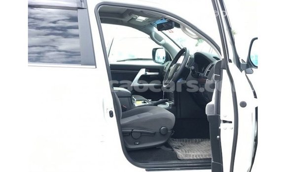Buy Import Toyota Land Cruiser White Car in Import - Dubai in Curacao Buy Import Toyota Land Cruiser White Car in Import - Dubai in Curacao