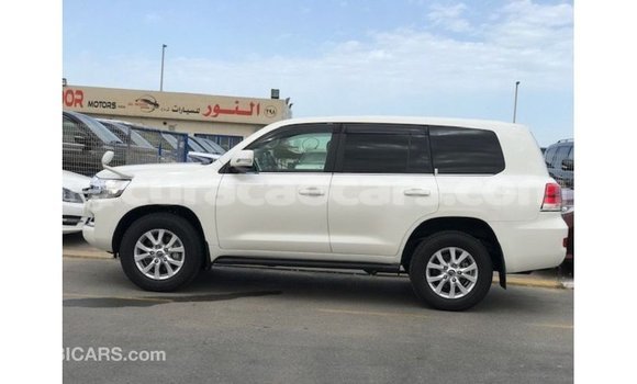 Buy Import Toyota Land Cruiser White Car in Import - Dubai in Curacao Buy Import Toyota Land Cruiser White Car in Import - Dubai in Curacao