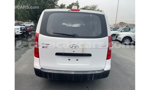 Buy Import Hyundai Cargo White Car in Import - Dubai in Curacao Buy Import Hyundai Cargo White Car in Import - Dubai in Curacao