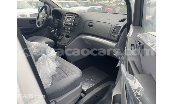 Buy Import Hyundai Cargo White Car in Import - Dubai in Curacao Buy Import Hyundai Cargo White Car in Import - Dubai in Curacao