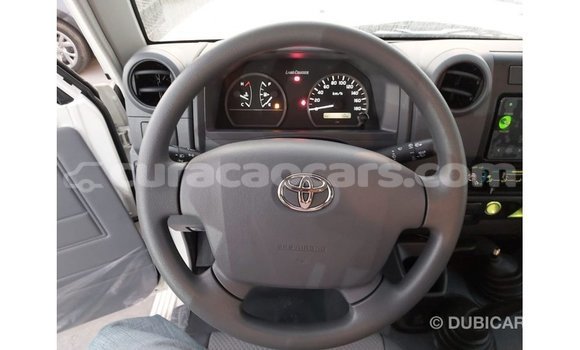 Buy Import Toyota Land Cruiser White Car in Import - Dubai in Curacao Buy Import Toyota Land Cruiser White Car in Import - Dubai in Curacao