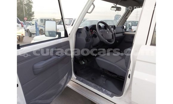 Buy Import Toyota Land Cruiser White Car in Import - Dubai in Curacao Buy Import Toyota Land Cruiser White Car in Import - Dubai in Curacao