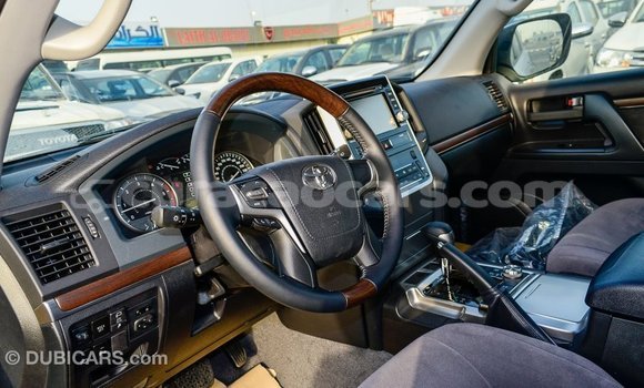 Buy Import Toyota Land Cruiser White Car in Import - Dubai in Curacao Buy Import Toyota Land Cruiser White Car in Import - Dubai in Curacao