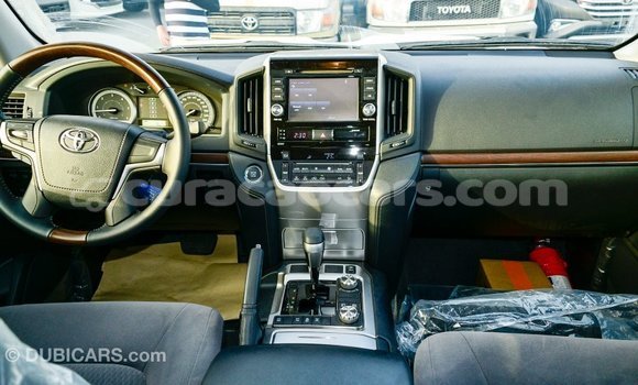 Buy Import Toyota Land Cruiser White Car in Import - Dubai in Curacao Buy Import Toyota Land Cruiser White Car in Import - Dubai in Curacao