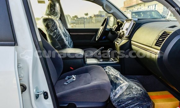 Buy Import Toyota Land Cruiser White Car in Import - Dubai in Curacao Buy Import Toyota Land Cruiser White Car in Import - Dubai in Curacao