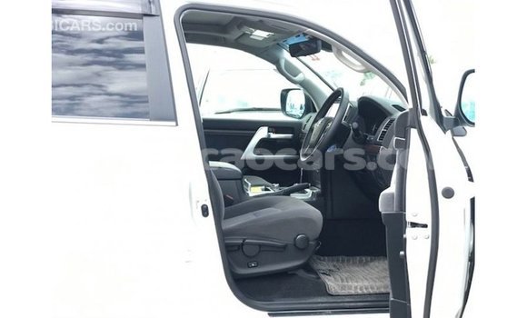 Buy Import Toyota Land Cruiser White Car in Import - Dubai in Curacao Buy Import Toyota Land Cruiser White Car in Import - Dubai in Curacao