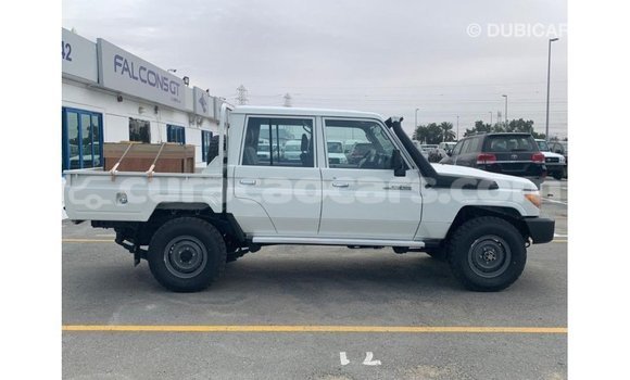 Buy Import Toyota Land Cruiser White Car in Import - Dubai in Curacao Buy Import Toyota Land Cruiser White Car in Import - Dubai in Curacao