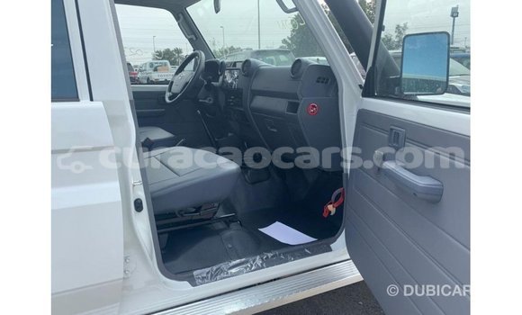 Buy Import Toyota Land Cruiser White Car in Import - Dubai in Curacao Buy Import Toyota Land Cruiser White Car in Import - Dubai in Curacao