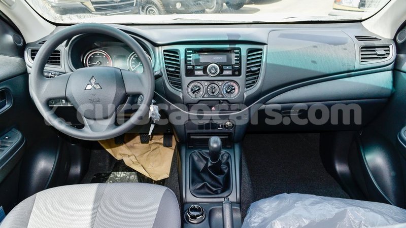 Big with watermark mitsubishi l200 curacao import dubai 2849