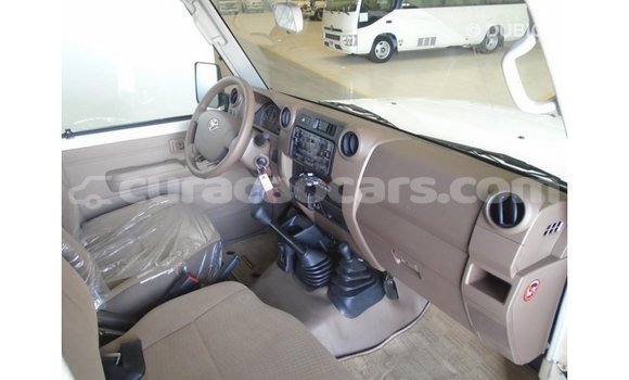 Buy Import Toyota Land Cruiser White Car in Import - Dubai in Curacao Buy Import Toyota Land Cruiser White Car in Import - Dubai in Curacao