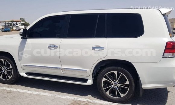 Buy Import Toyota Land Cruiser White Car in Import - Dubai in Curacao Buy Import Toyota Land Cruiser White Car in Import - Dubai in Curacao