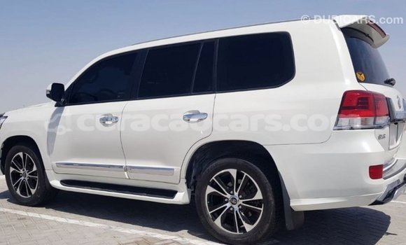 Buy Import Toyota Land Cruiser White Car in Import - Dubai in Curacao Buy Import Toyota Land Cruiser White Car in Import - Dubai in Curacao