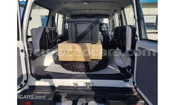 Buy Import Toyota Land Cruiser White Car in Import - Dubai in Curacao Buy Import Toyota Land Cruiser White Car in Import - Dubai in Curacao