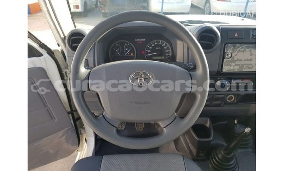 Buy Import Toyota Land Cruiser White Car in Import - Dubai in Curacao Buy Import Toyota Land Cruiser White Car in Import - Dubai in Curacao