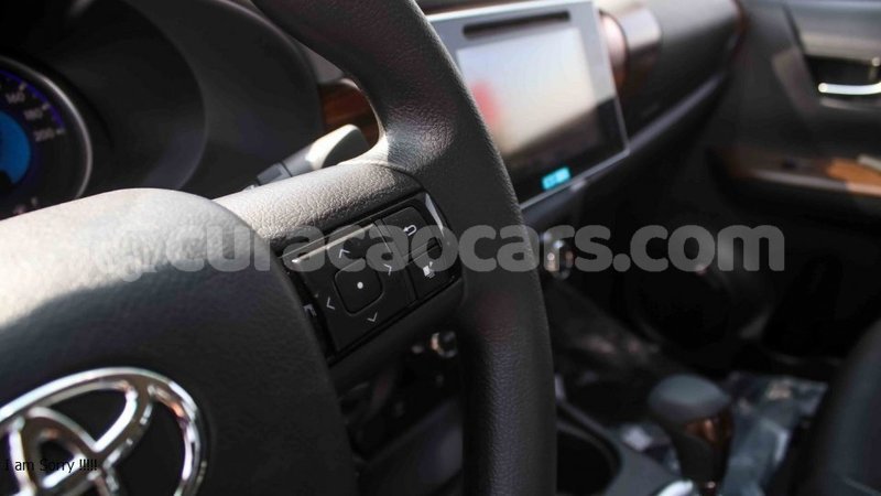 Big with watermark toyota hilux curacao import dubai 2942