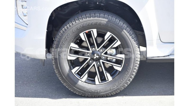 Big with watermark mitsubishi montero curacao import dubai 2960