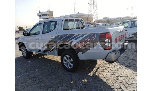 Buy Import Mitsubishi L200 White Car in Import - Dubai in Curacao Buy Import Mitsubishi L200 White Car in Import - Dubai in Curacao
