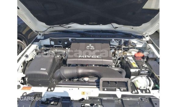 Buy Import Mitsubishi Pajero White Car in Import - Dubai in Curacao Buy Import Mitsubishi Pajero White Car in Import - Dubai in Curacao
