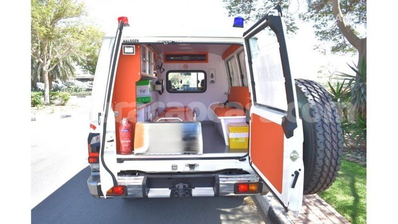 Big with watermark toyota land cruiser curacao import dubai 3012