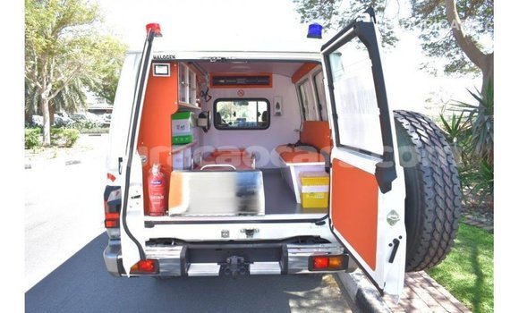 Buy Import Toyota Land Cruiser White Car in Import - Dubai in Curacao Buy Import Toyota Land Cruiser White Car in Import - Dubai in Curacao