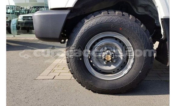 Buy Import Toyota Land Cruiser White Car in Import - Dubai in Curacao Buy Import Toyota Land Cruiser White Car in Import - Dubai in Curacao