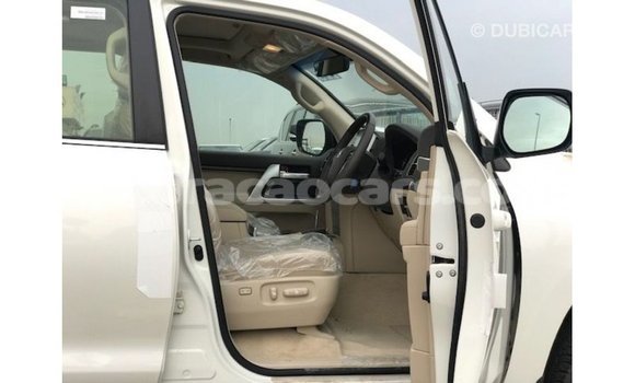 Buy Import Toyota Land Cruiser White Car in Import - Dubai in Curacao Buy Import Toyota Land Cruiser White Car in Import - Dubai in Curacao