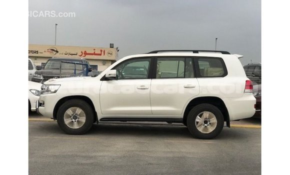 Buy Import Toyota Land Cruiser White Car in Import - Dubai in Curacao Buy Import Toyota Land Cruiser White Car in Import - Dubai in Curacao