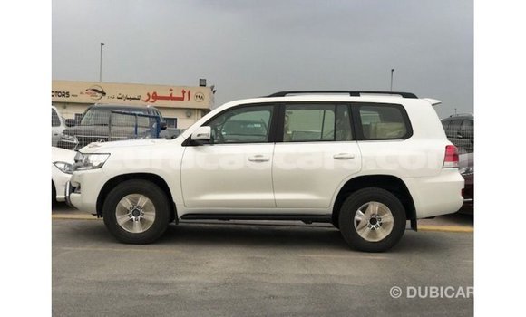 Buy Import Toyota Land Cruiser White Car in Import - Dubai in Curacao Buy Import Toyota Land Cruiser White Car in Import - Dubai in Curacao