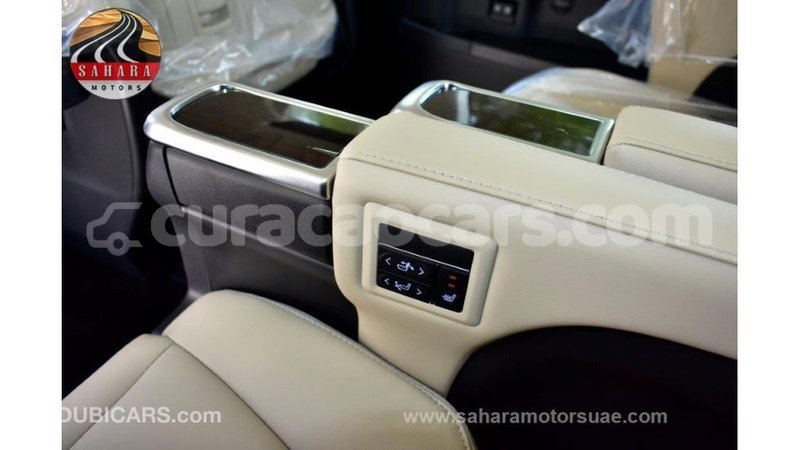 Big with watermark toyota granvia curacao import dubai 3022
