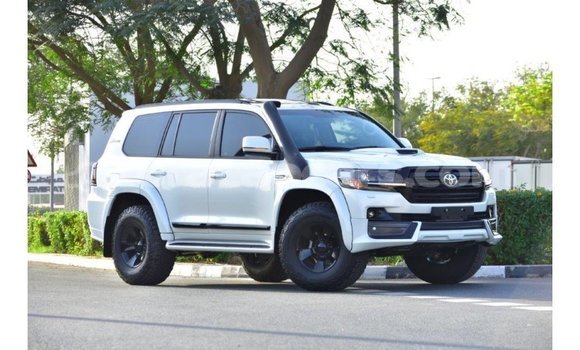 Buy Import Toyota Land Cruiser White Car in Import - Dubai in Curacao Buy Import Toyota Land Cruiser White Car in Import - Dubai in Curacao