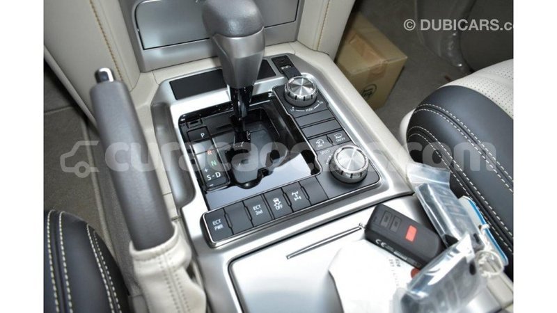 Big with watermark toyota land cruiser curacao import dubai 3032