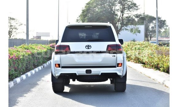 Buy Import Toyota Land Cruiser White Car in Import - Dubai in Curacao Buy Import Toyota Land Cruiser White Car in Import - Dubai in Curacao