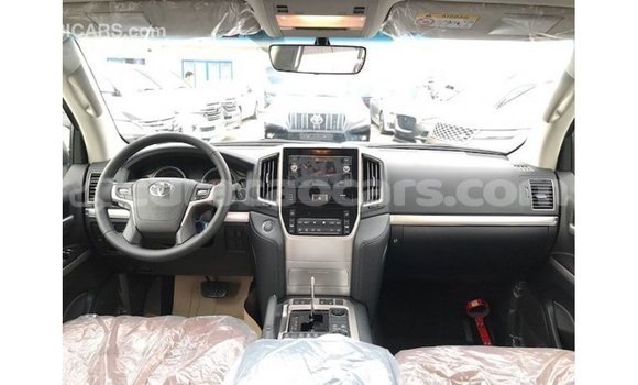 Buy Import Toyota Land Cruiser White Car in Import - Dubai in Curacao Buy Import Toyota Land Cruiser White Car in Import - Dubai in Curacao