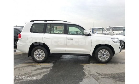 Buy Import Toyota Land Cruiser White Car in Import - Dubai in Curacao Buy Import Toyota Land Cruiser White Car in Import - Dubai in Curacao